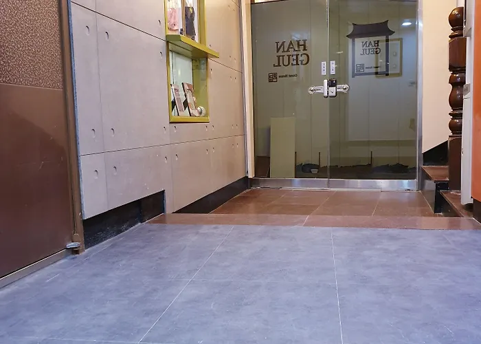 Hangeul Hotel 3*